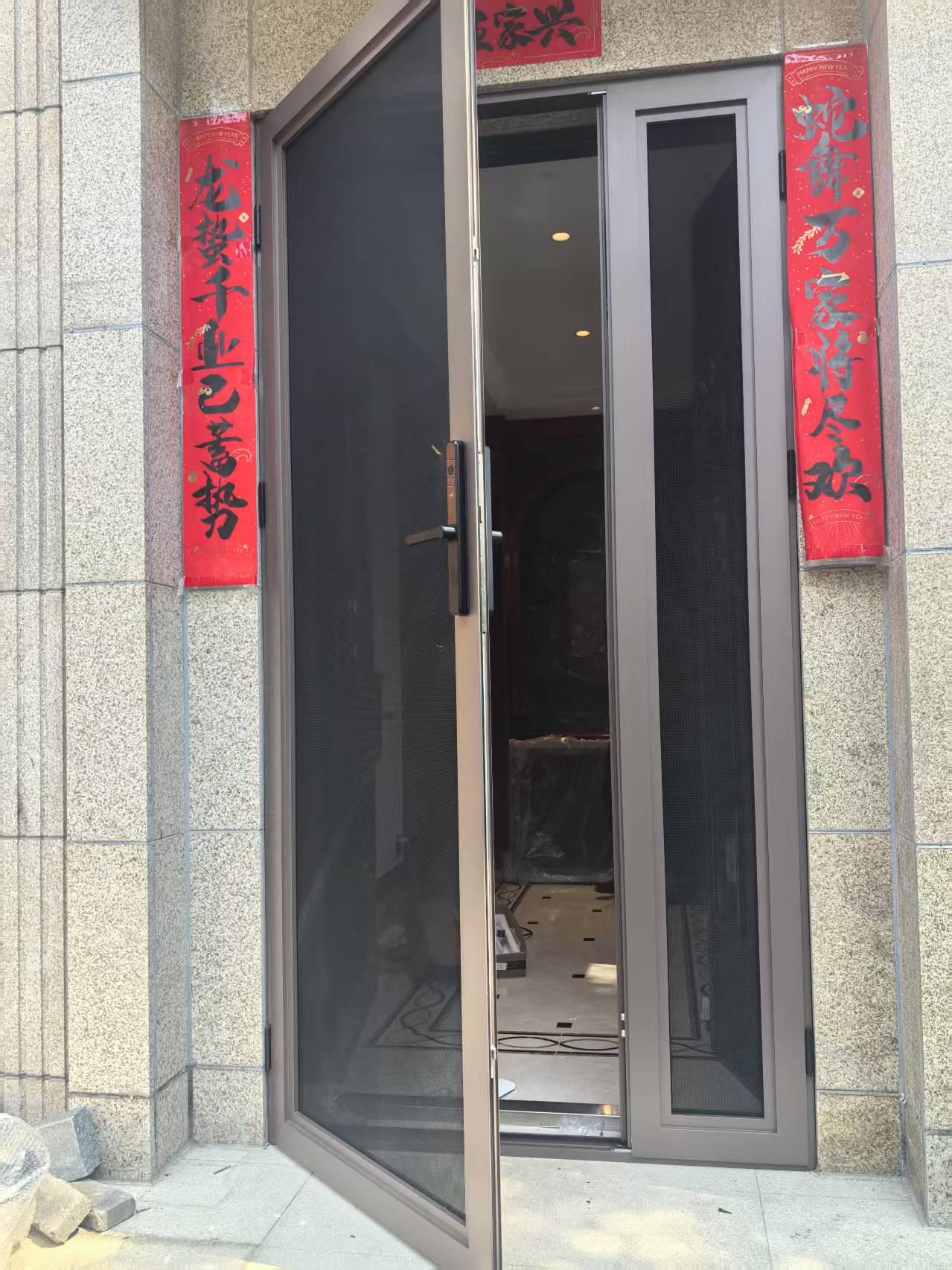 浦泉路 251 弄別墅安裝金剛網防護紗門窗